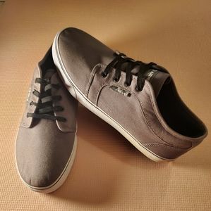 NEW Airwalk Grey Canvas Men's Size 12